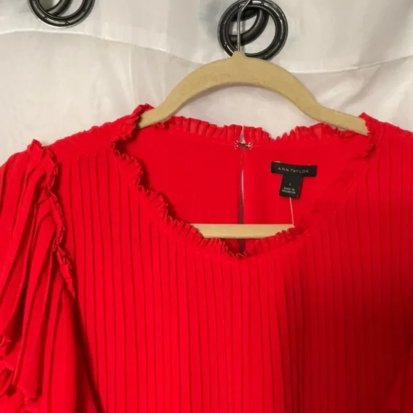 Ann Taylor Red Short Sleeve Pleaded Blouse - Picture 7 of 13